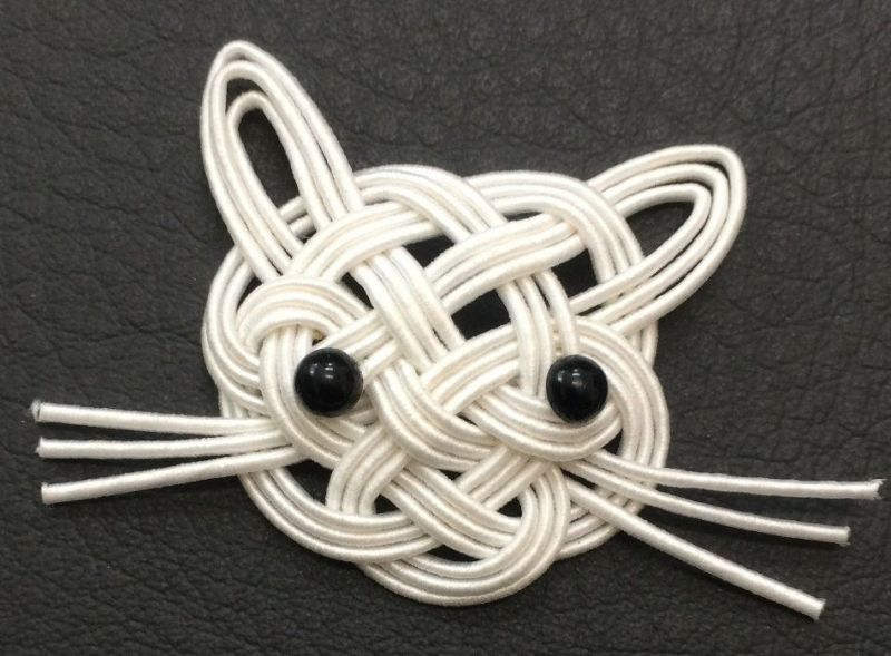 水引飾り結びで作った猫型の箸置き