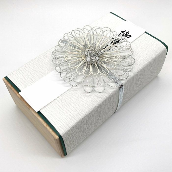 本桐箱の500万円　香典箱（不祝儀箱）　斜め